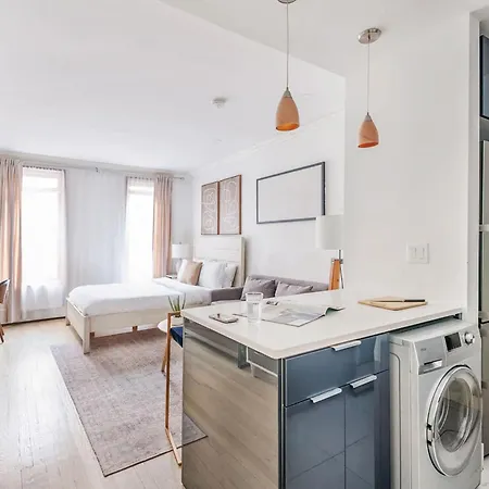 1597-2 Luxury Upper East Side Studio W&D